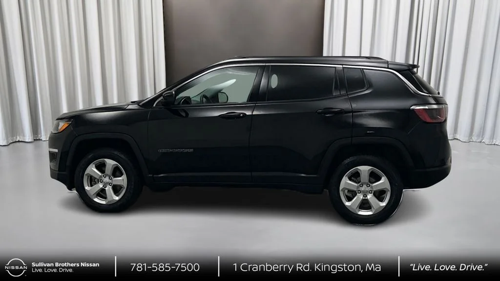 Used 2019 Black Jeep Latitude image 8