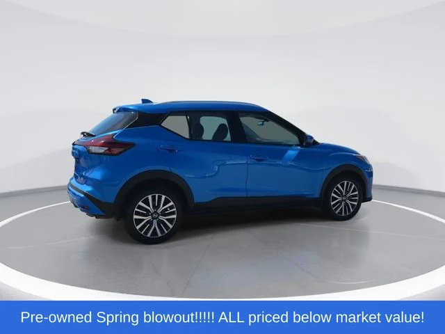 Used 2021 Blue Nissan SV image 8