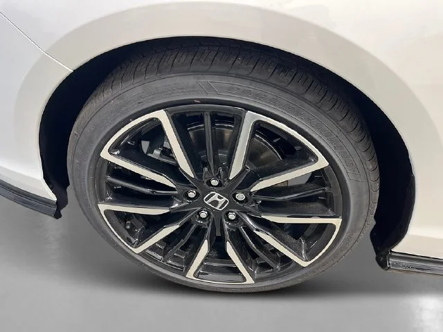New 2026 Platinum White Pearl Honda Touring Hybrid image 11