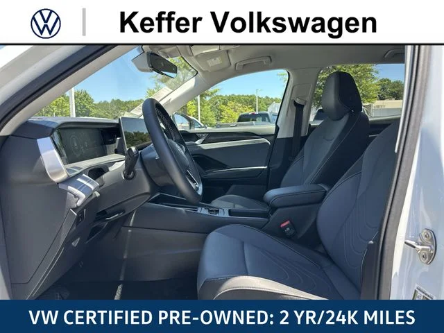 Certified Used 2025 White Volkswagen 2.0T SE image 14
