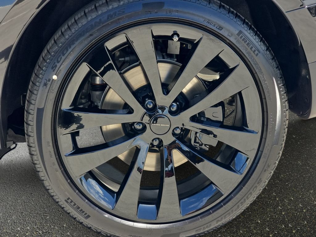New 2026 Santorini Black Land Rover SE image 35