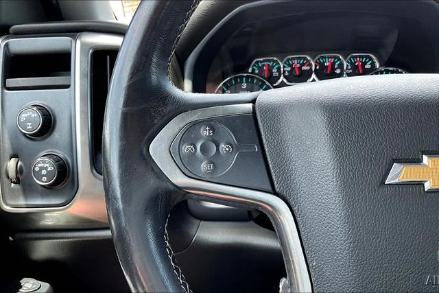 Used 2018 White Chevrolet LT image 12