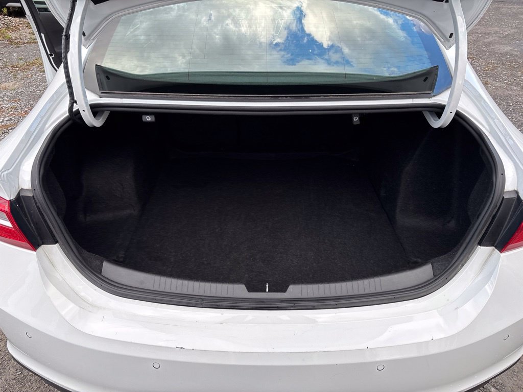 Used 2024 White Chevrolet LT image 23