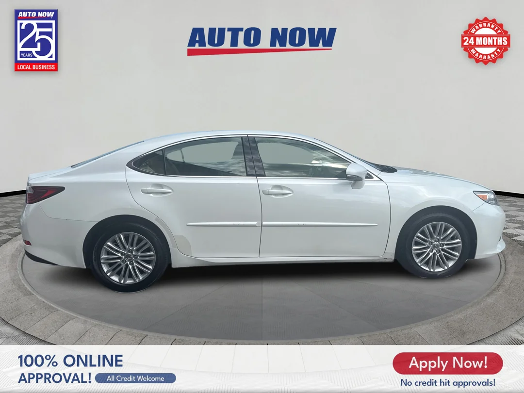 Used 2013 White Lexus Base image 7