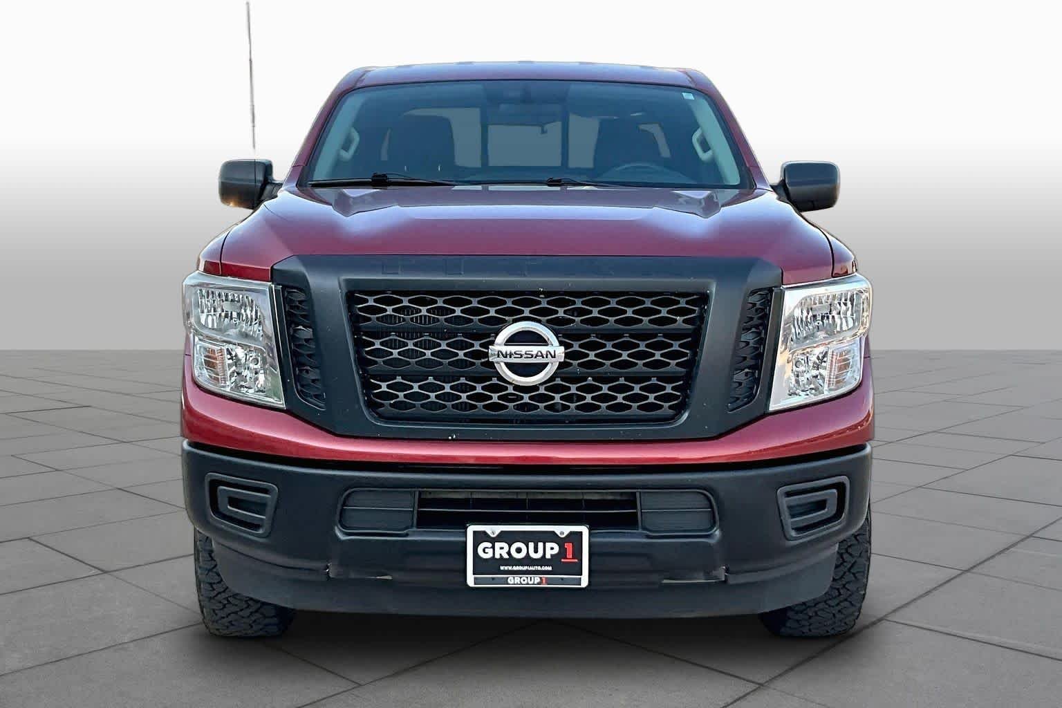 Used 2018 Cayenne Red Nissan S image 5