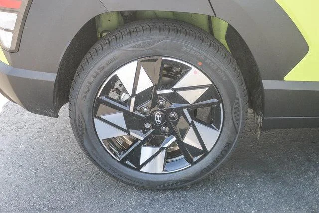 2025 Hyundai Kona SEL - Photo 10