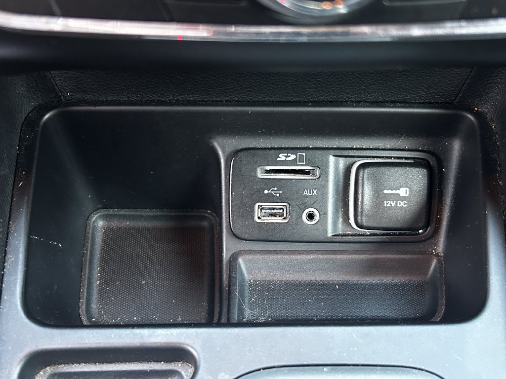 Used 2017 Billet Silver Metallic Jeep Latitude image 20