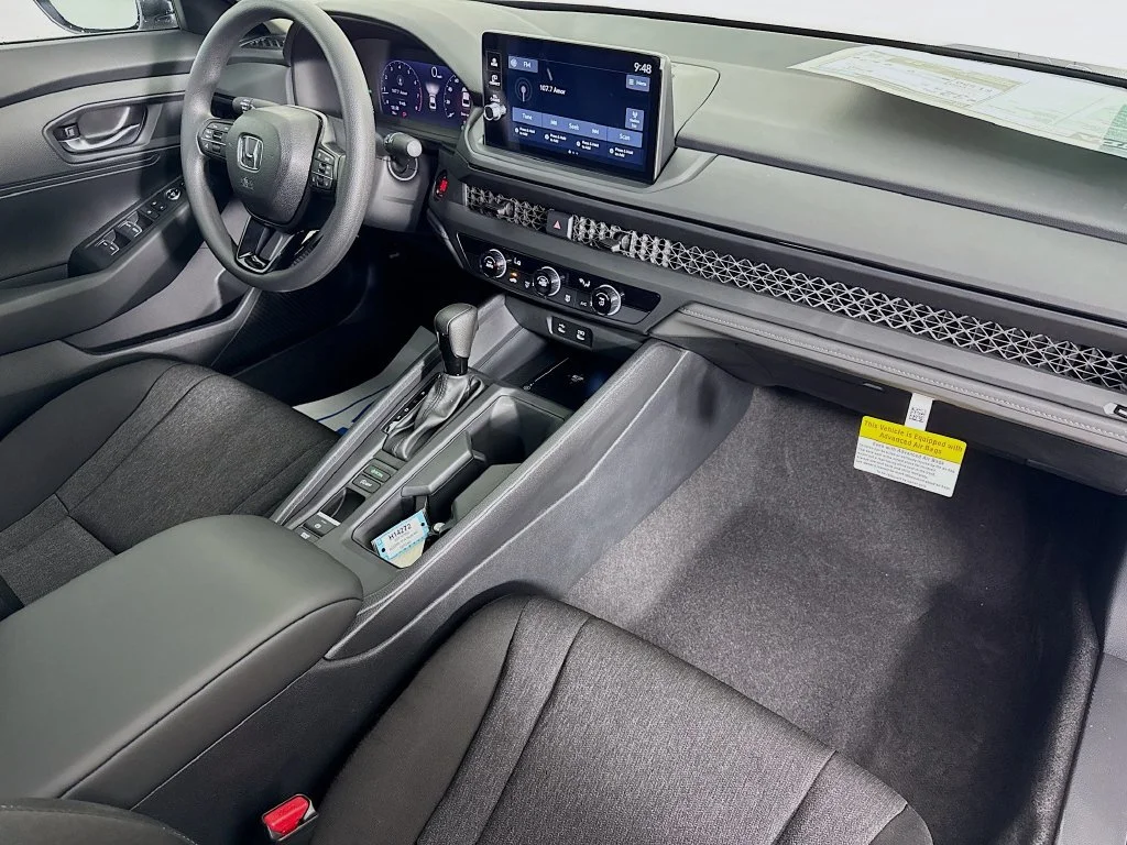 New 2026 Platinum White Pearl Honda LX image 36