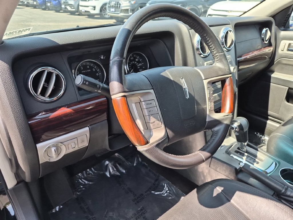 Used 2008 Black Lincoln Base image 14