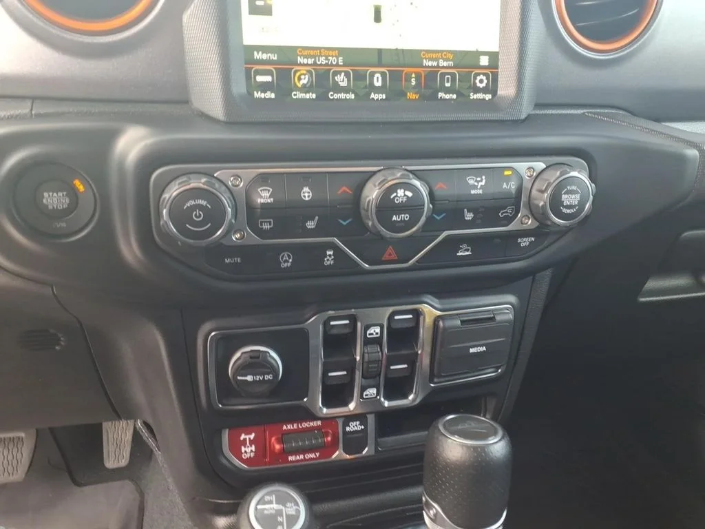 Used 2022 Black Jeep Mojave image 20