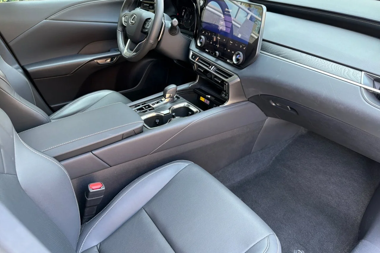 Used 2024  Lexus RX 350 image 15