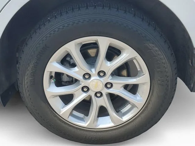 Used 2020 SUMMIT WHITE Chevrolet LS image 29