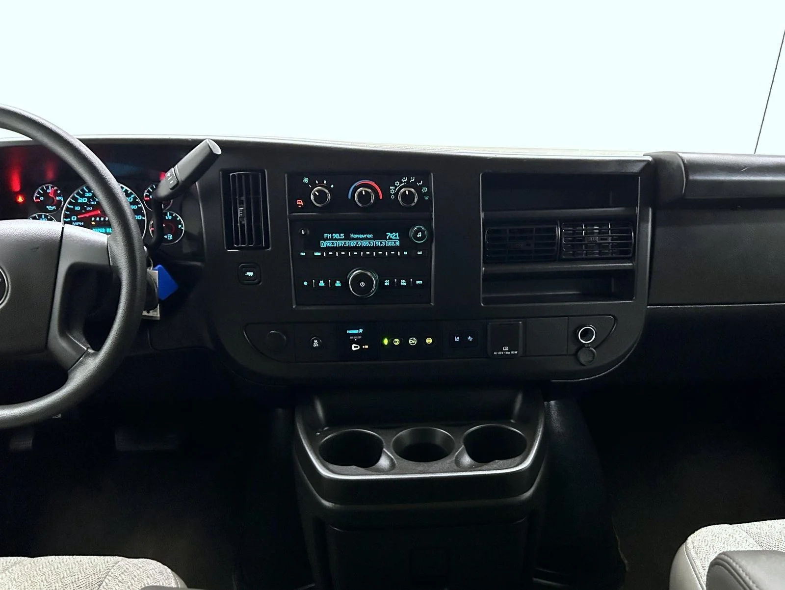 Used 2024 White Chevrolet LT image 13