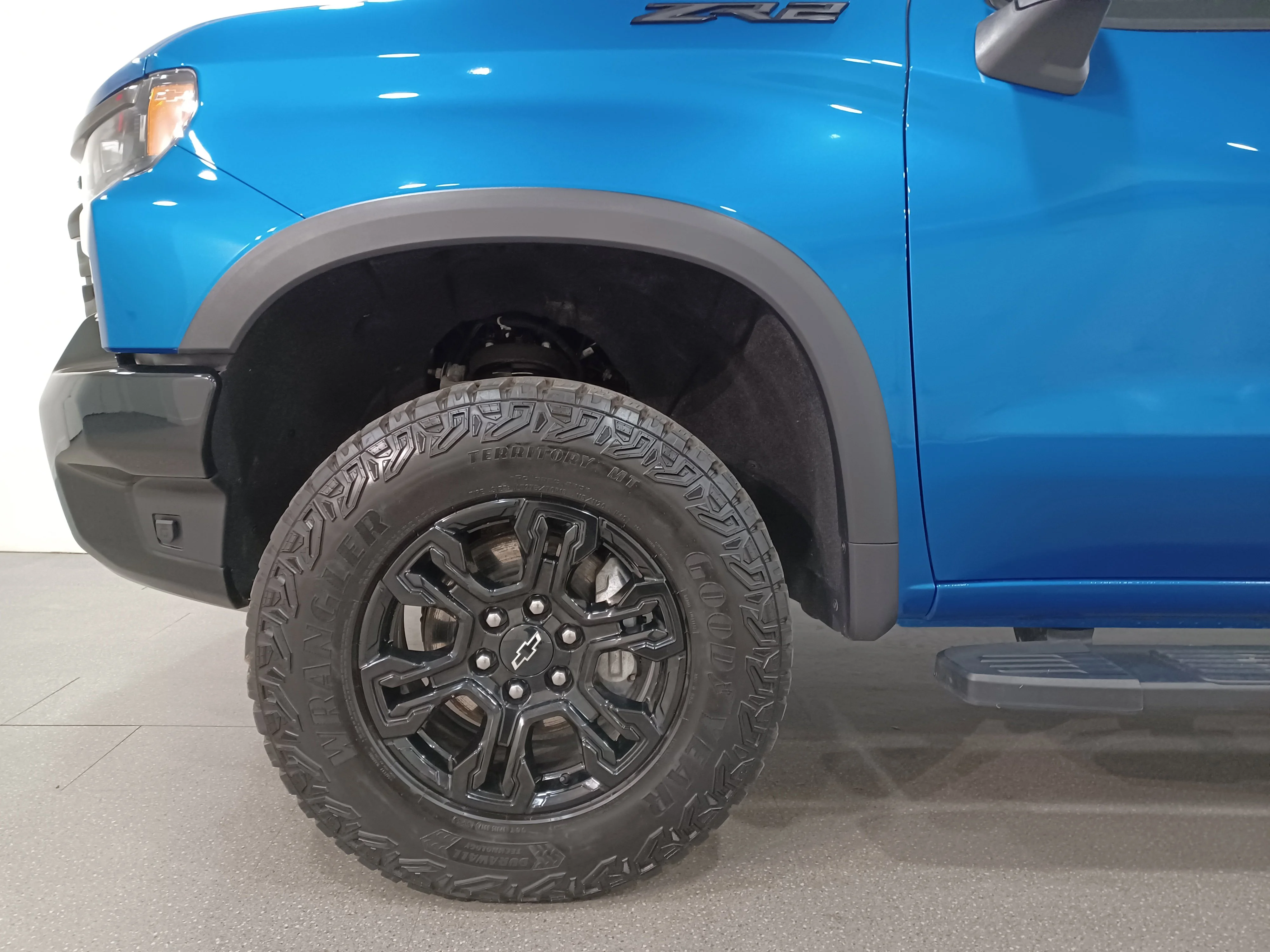 Certified Used 2024 Glacier Blue Metallic Chevrolet ZR2 4x4*Adaptive Cruise | Remote Start | Nav | Head Up Display | Cooled Leather | Htd Steering Wheel image 20