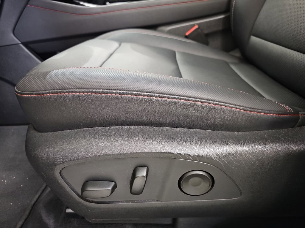 Used 2025 Black Chevrolet Z71 image 32