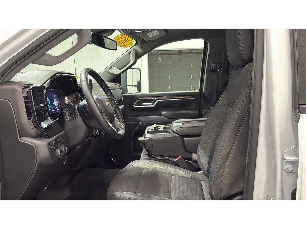 2025 Chevrolet Silverado 2500HD LT - Photo 32