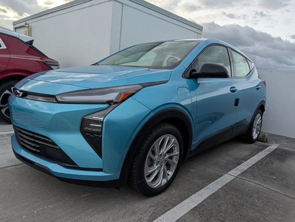 New 2027 Marina Blue Metallic Chevrolet LT image 3