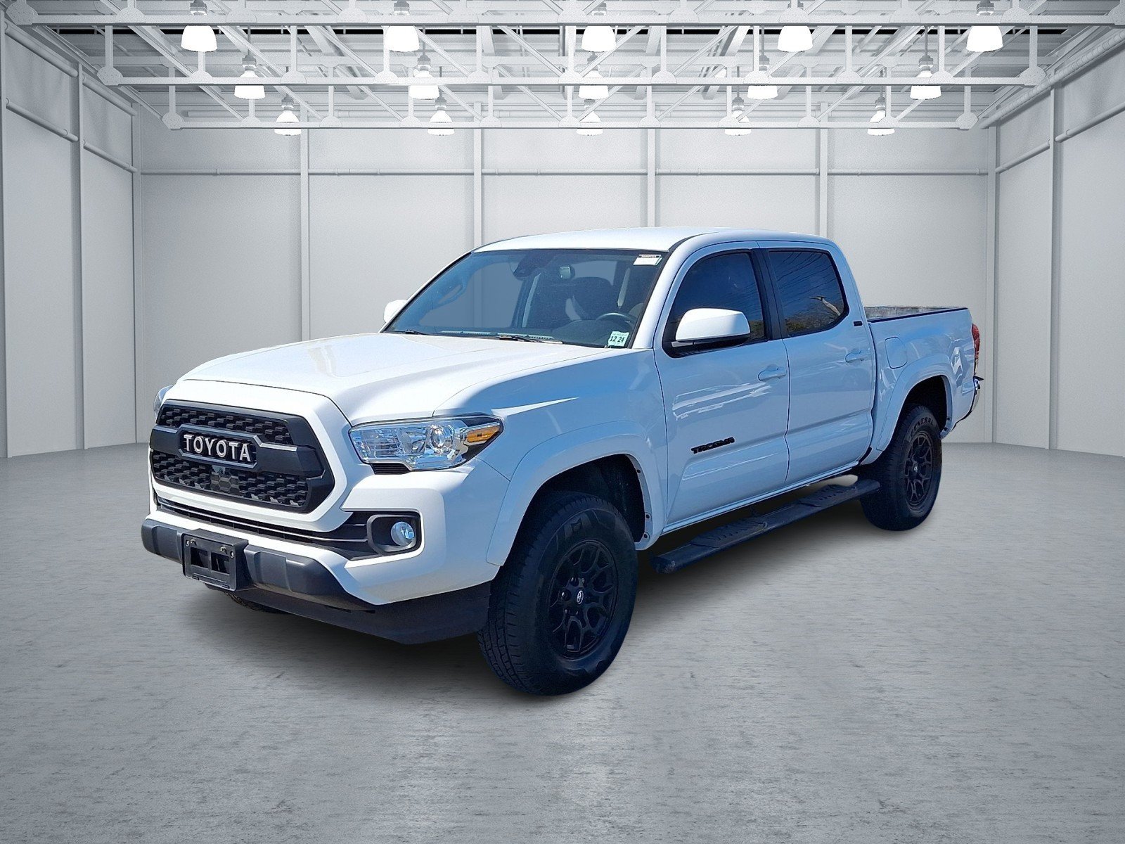 Used 2020 White Toyota SR5 V6 image 3