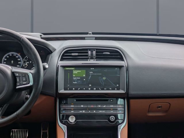 Used 2019 Silver Jaguar 30t Portfolio image 17
