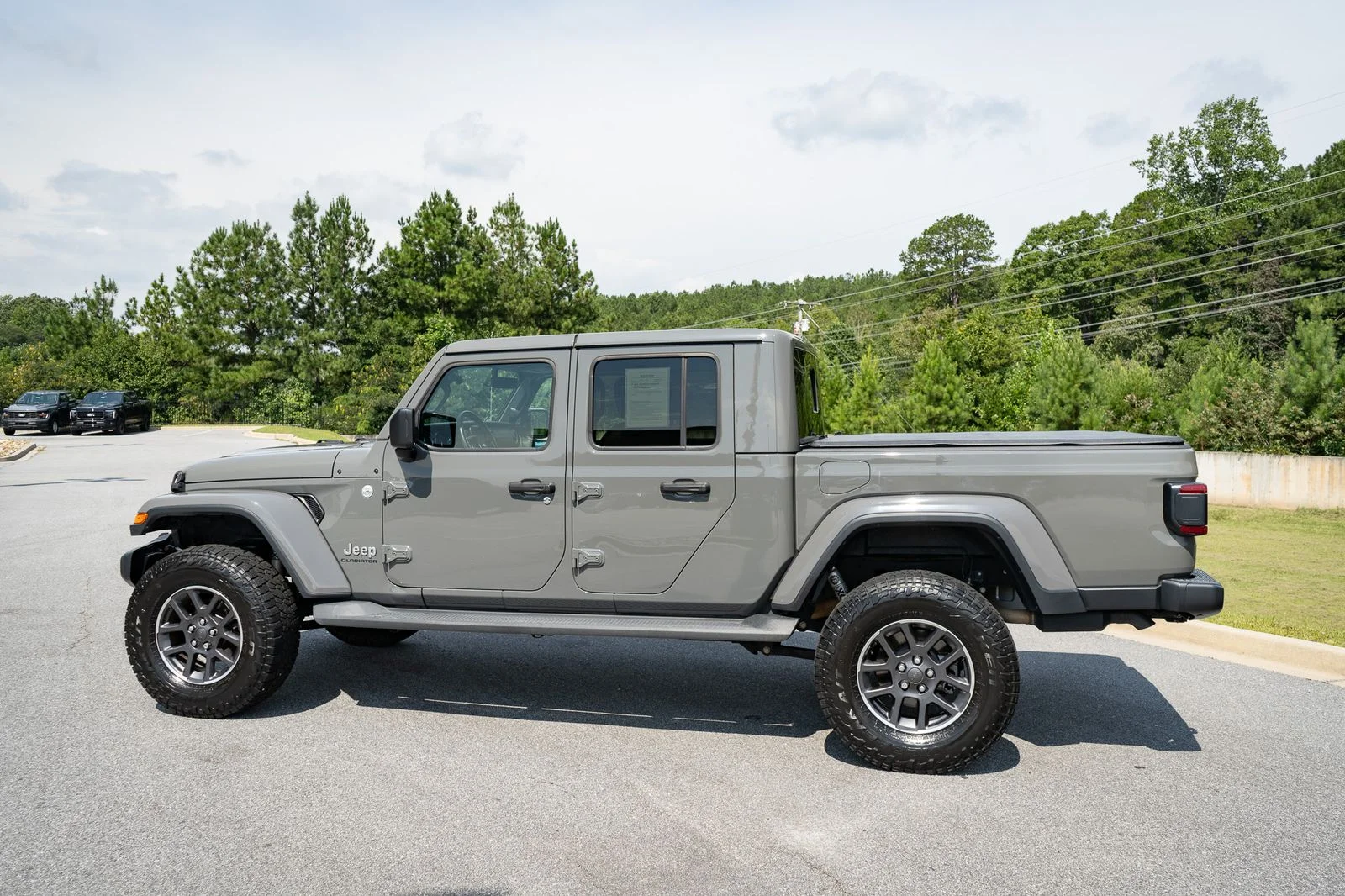 Used 2020 Gray Jeep Overland image 7