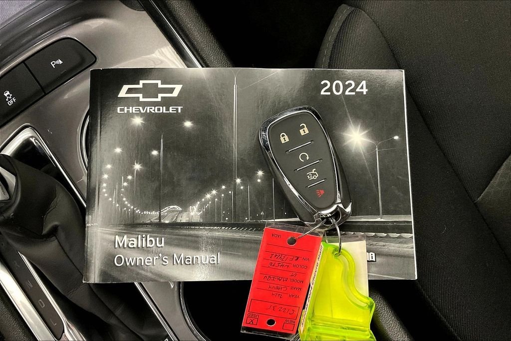 2024 Chevrolet Malibu 1LT - Photo 12