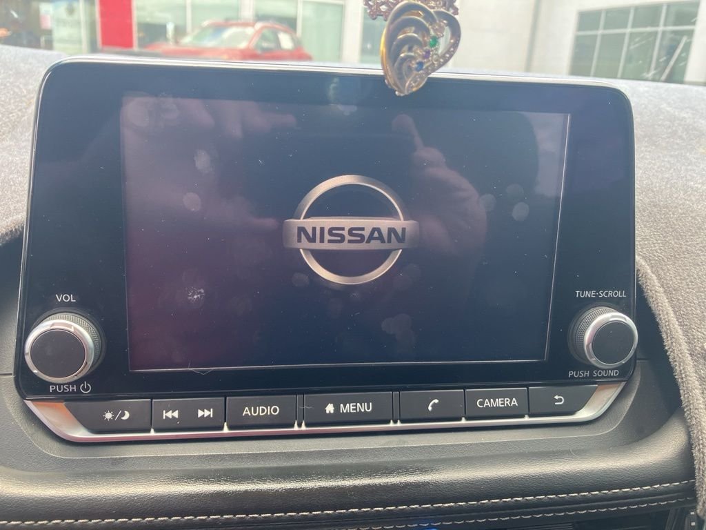 Used 2021 Gray Nissan SV image 13