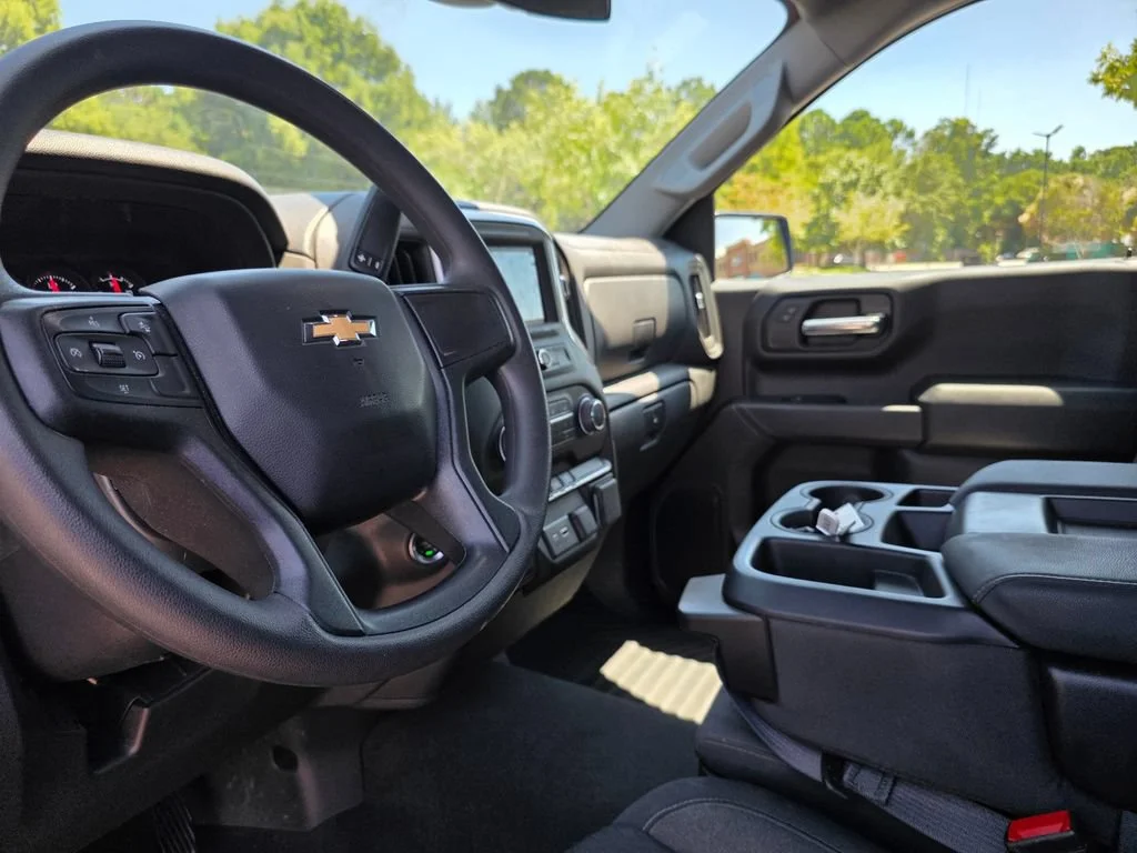Used 2025 Riptide Blue Metallic Chevrolet Custom image 15