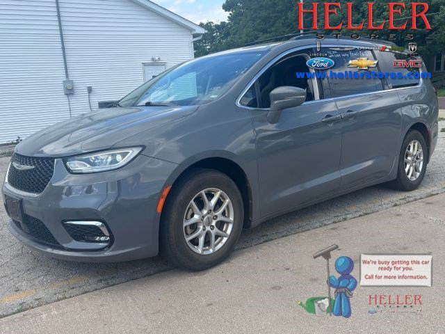 2022 Chrysler Pacifica Touring L's photo