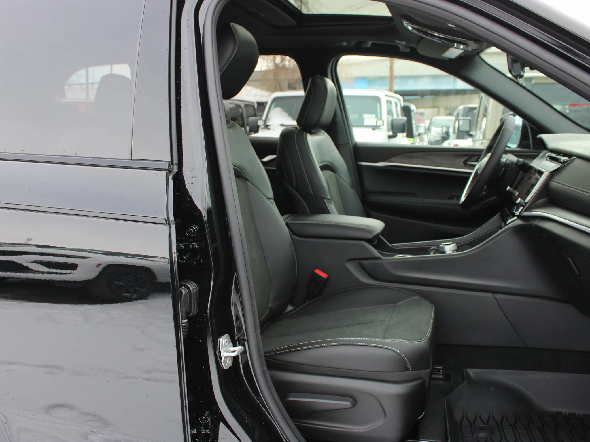 New 2026 Black Jeep Altitude* 4x4, Turbo, Sunroof, Remote Start, Wireless Charging Pad image 13