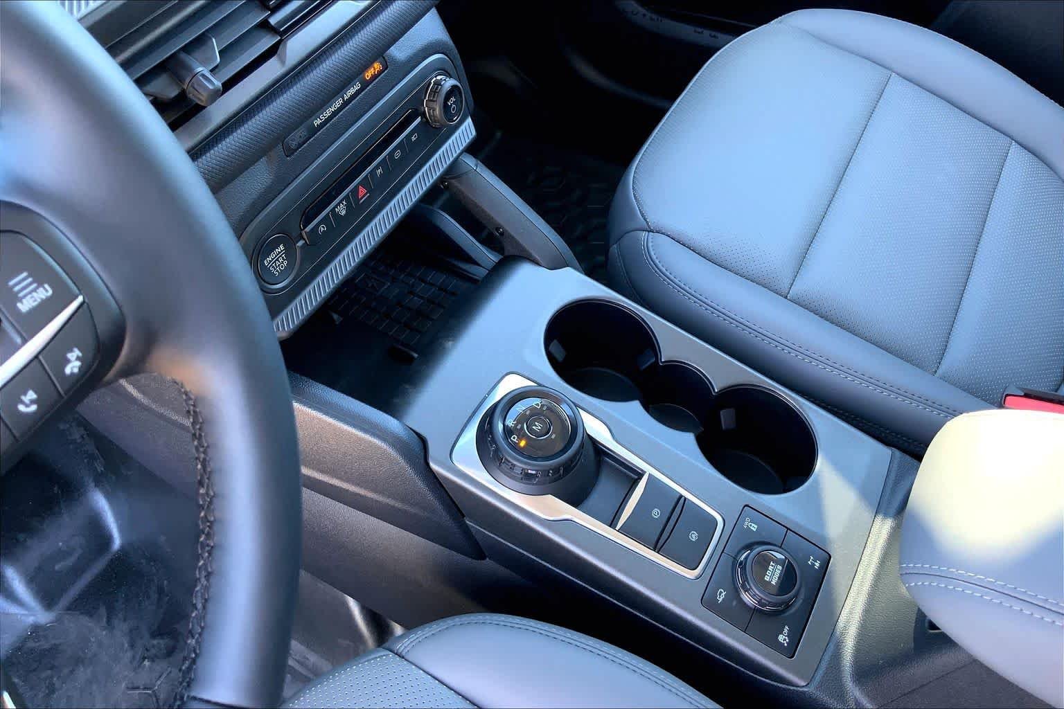New 2025 Carbonized Gray Metallic Ford Badlands image 7