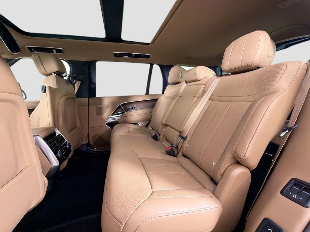 New 2026 Belgravia Green Land Rover SE LWB 7-Seats / V8 image 26