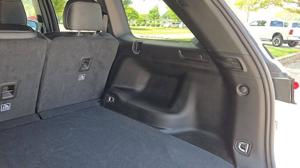 Used 2023 White Jeep Altitude X image 33