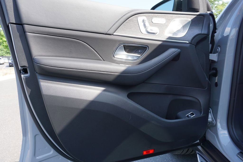 New 2026 MANUFAKTUR Alpine Grey Mercedes-Benz GLS 450 image 70