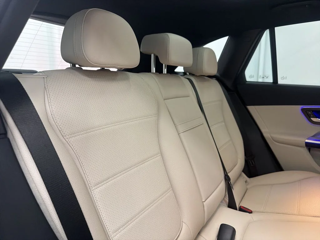 Used 2026 White Mercedes-Benz GLC 300 image 25