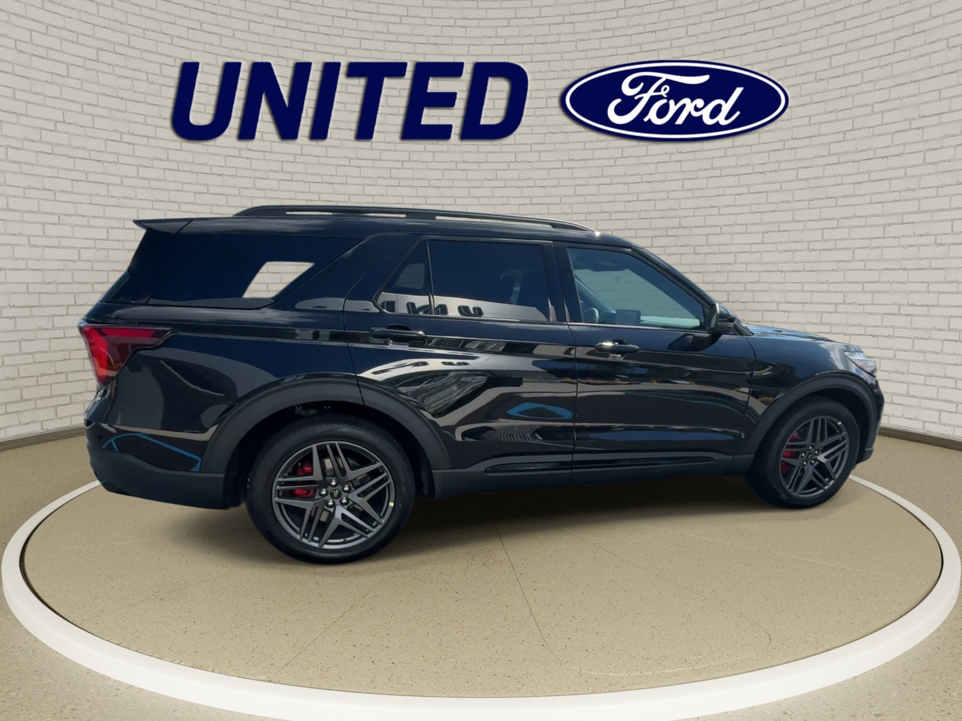 New 2026 Agate Black Metallic Ford ST image 9