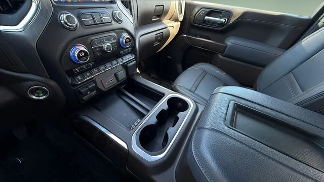 Used 2022 White GMC Denali image 15