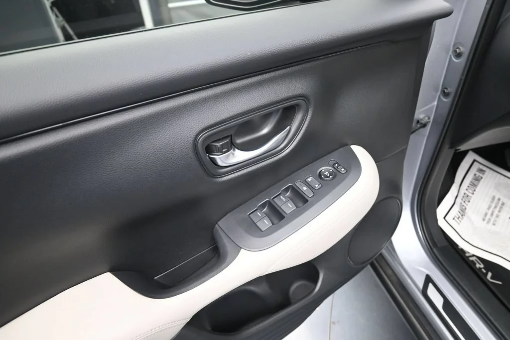 2025 Honda HR-V LX - Photo 17