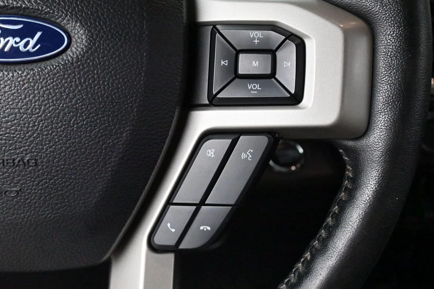 Used 2019 Agate Black Ford LARIAT image 20
