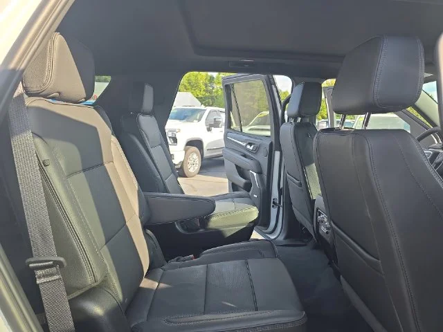Used 2024 White GMC Denali image 12