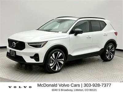 2025 Volvo XC40