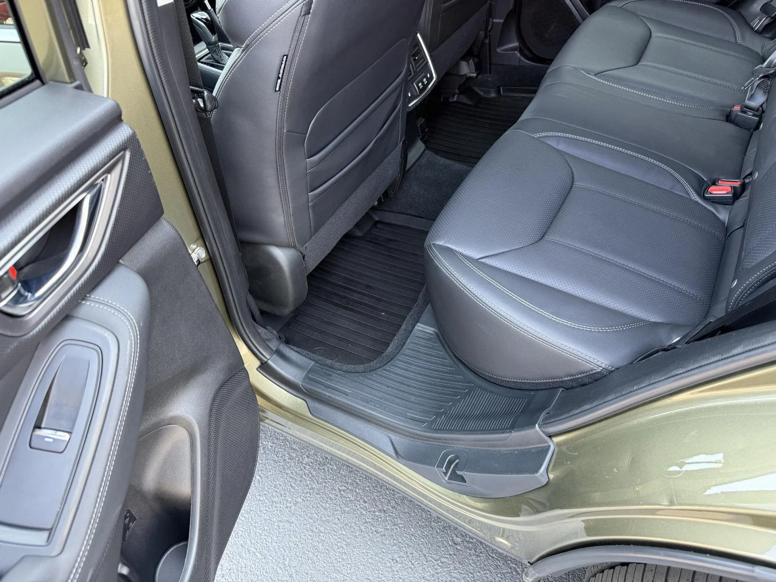 Used 2024 Autumn Green Metallic Subaru Touring image 13