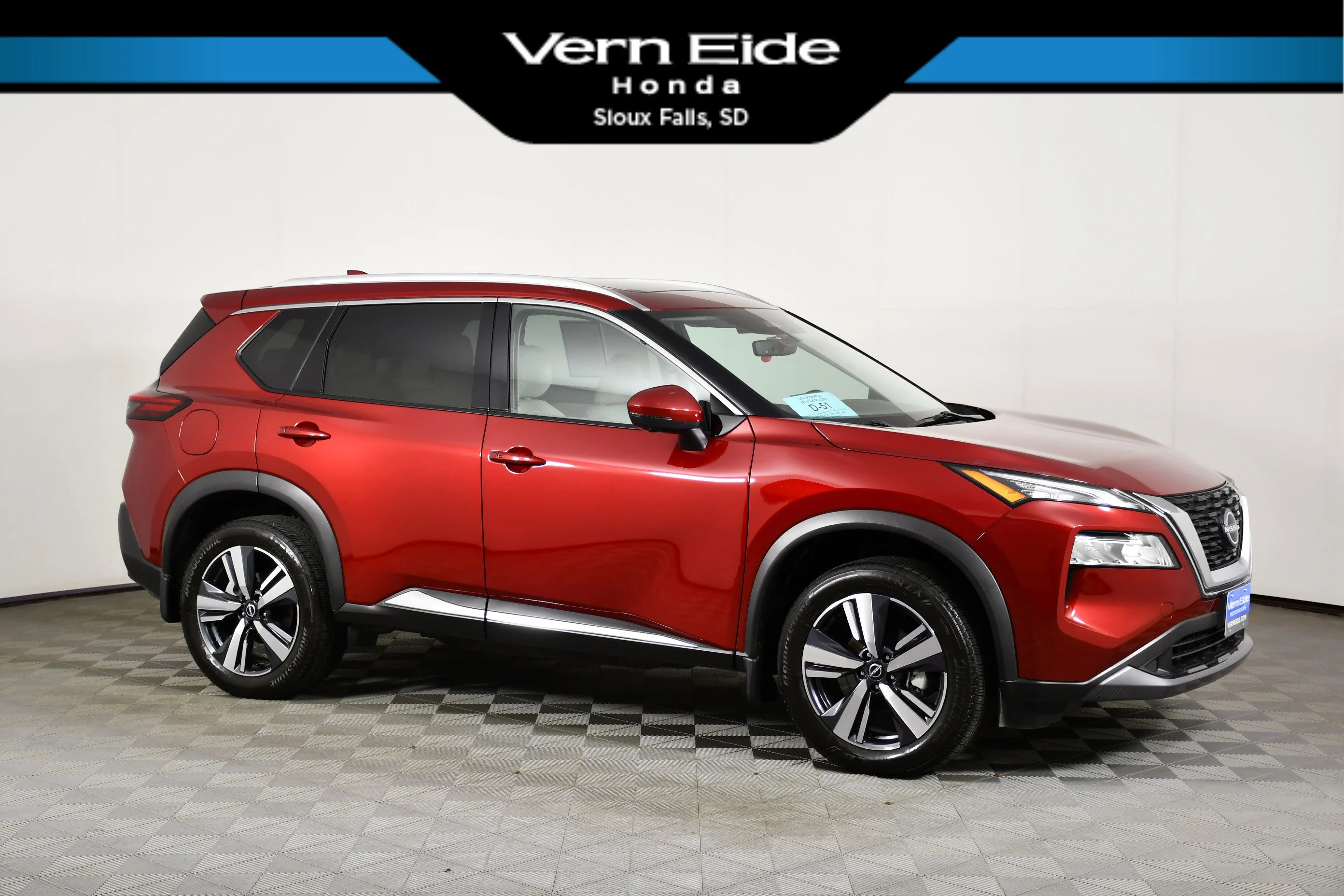Used 2023 Scarlet Ember Tintcoat Nissan SL image 1