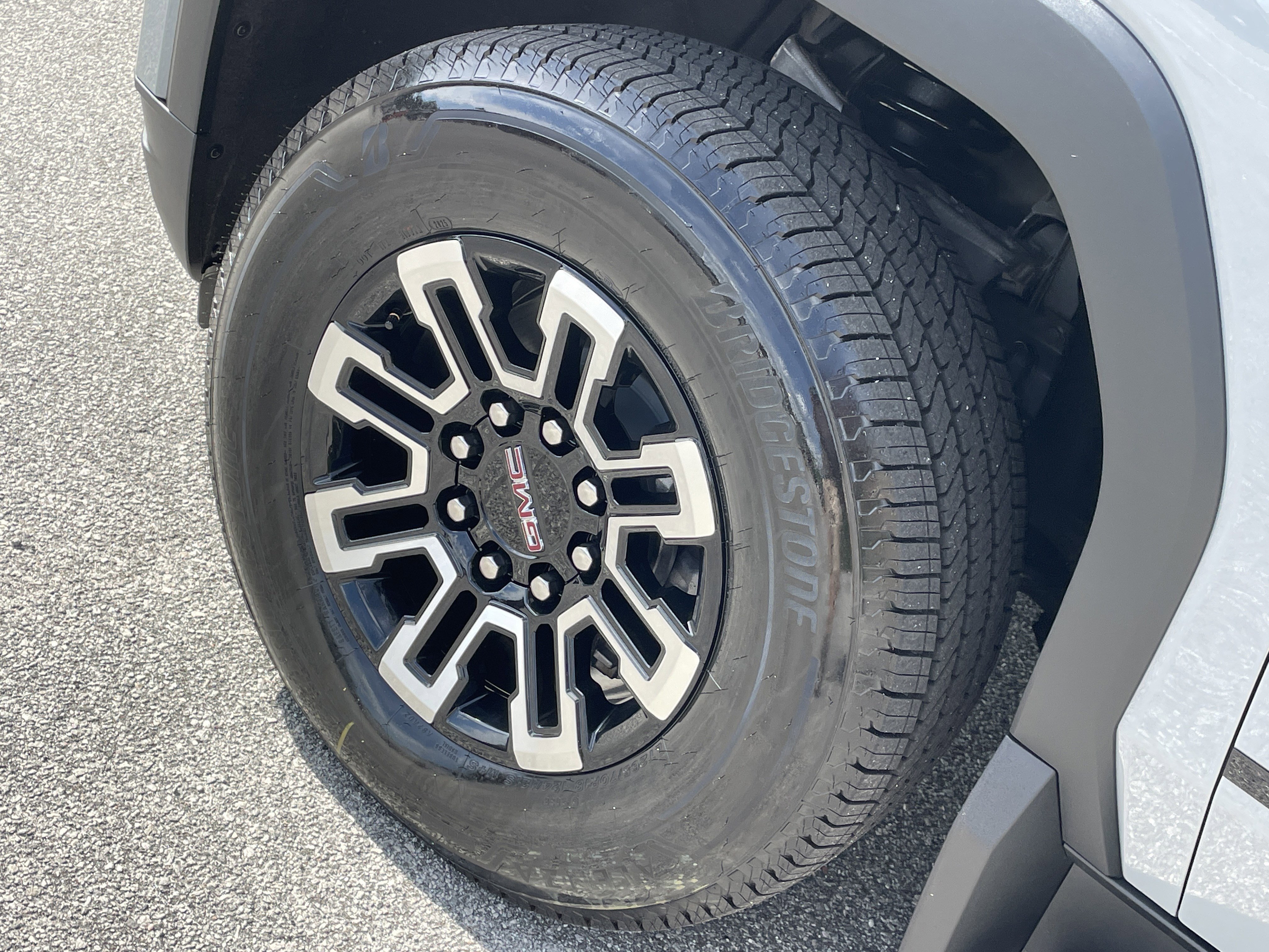 2026 GMC Sierra EV Elevation - Photo 22
