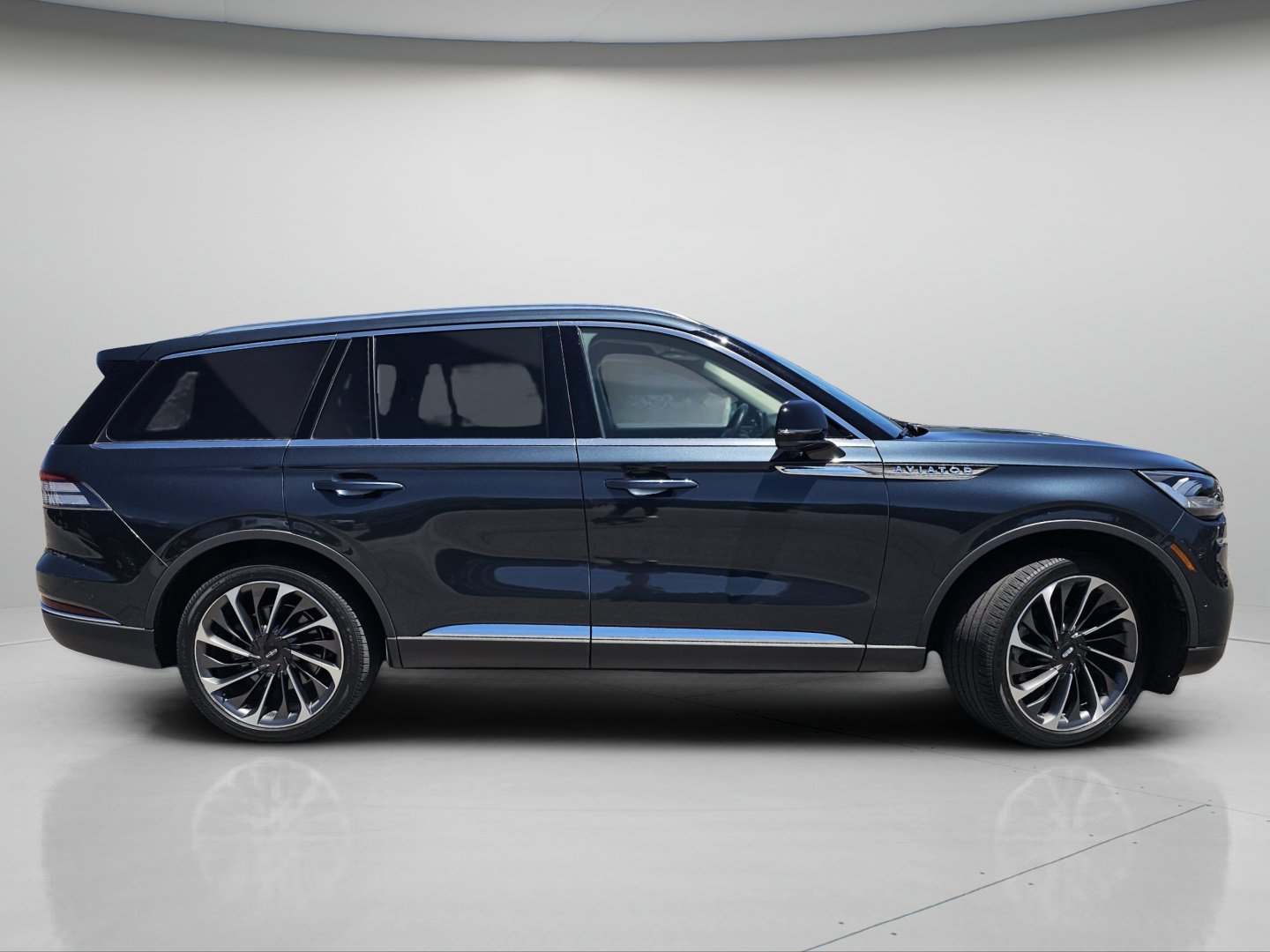 Used 2021 Blue Lincoln Reserve image 28