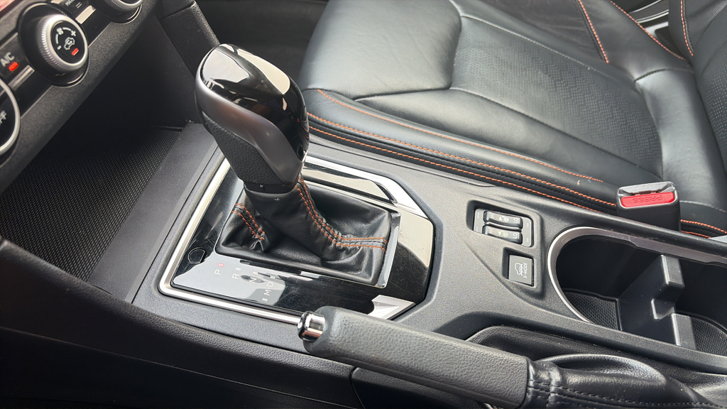 Used 2020 Crystal White Pearl Subaru Limited image 18