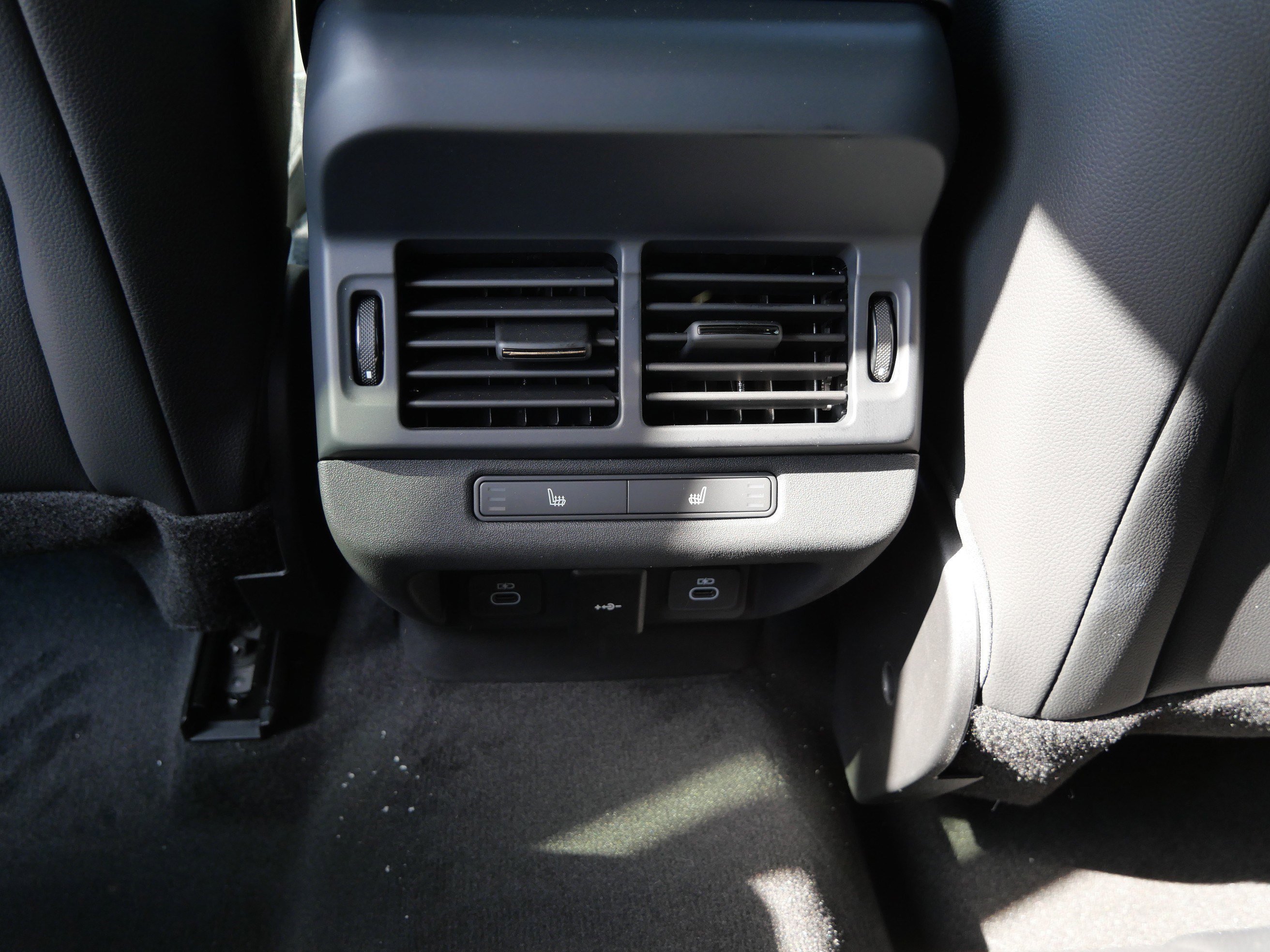 New 2026 Santorini Black LAND ROVER S image 8