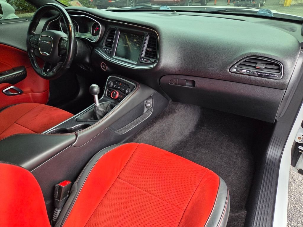 Used 2015 White Dodge R/T Scat Pack image 18