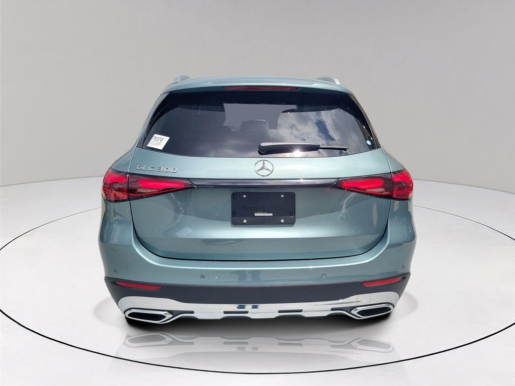 New 2026 Verde Silver Metallic Mercedes-Benz GLC 300 image 5