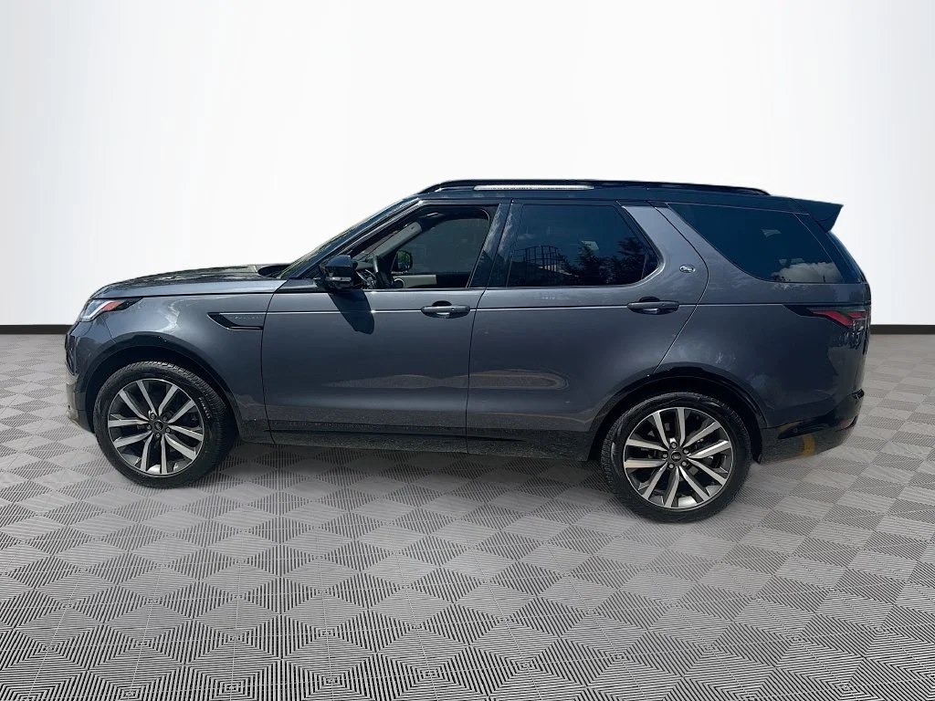 Used 2024  Land Rover Dynamic SE image 9