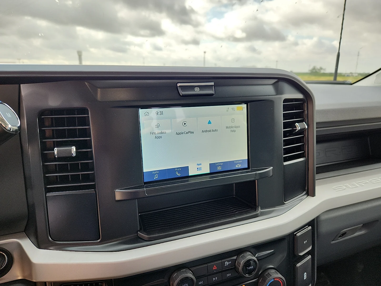 New 2026 Oxford White Ford F-250® XL image 24